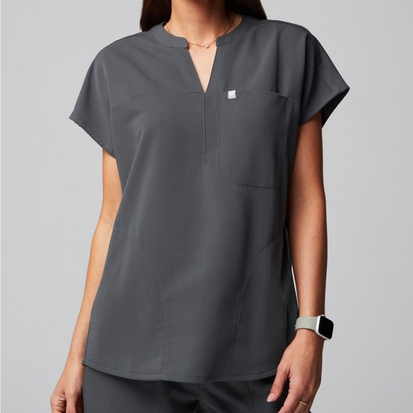 Fabletics Scrub Set - Picture 2 of 3